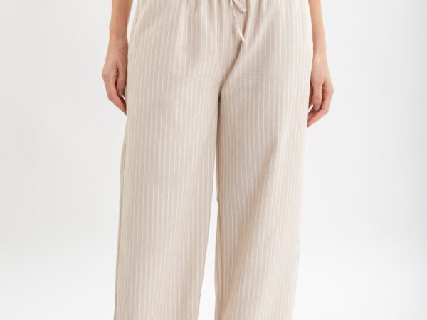 Calça de Linho Feminina: a peça atemporal que toda mulher deve ter