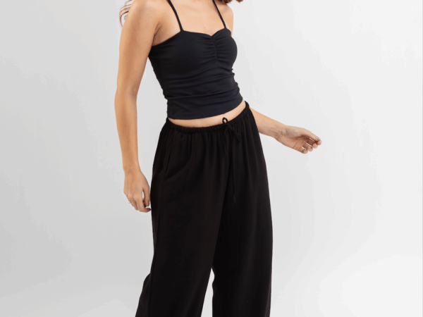 O charme e a elegância das Calças Femininas: do Cós Baixo à Versatilidade